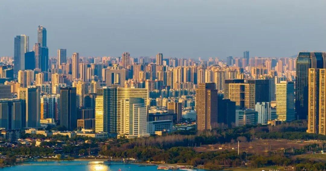 无锡金融街或者无锡南站总部园可以推起来了，现在反正都是大太新概念——2025年无