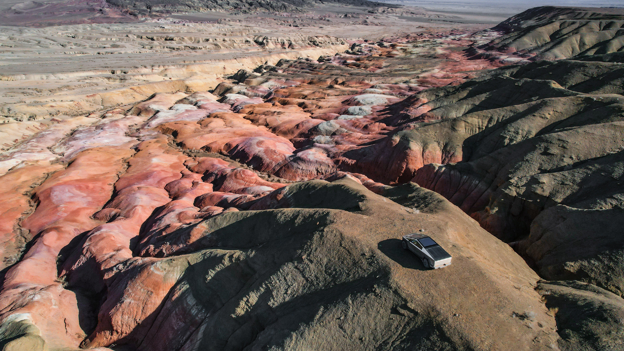 特斯拉注册约3.04亿股股票，用于履行马斯克2018年CEO绩效奖4月24日，特