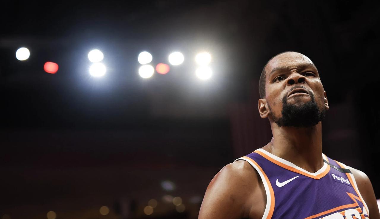 网友：杜兰特就是nba历史上最名不副实的球员。杜小帅：这话怎么说？网友：你的