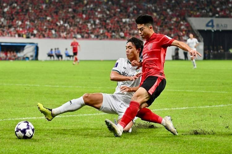 上港为了拼中超冠军，伤了6名球员，加上停赛的古斯塔沃，上港有7名主力无法出战亚冠