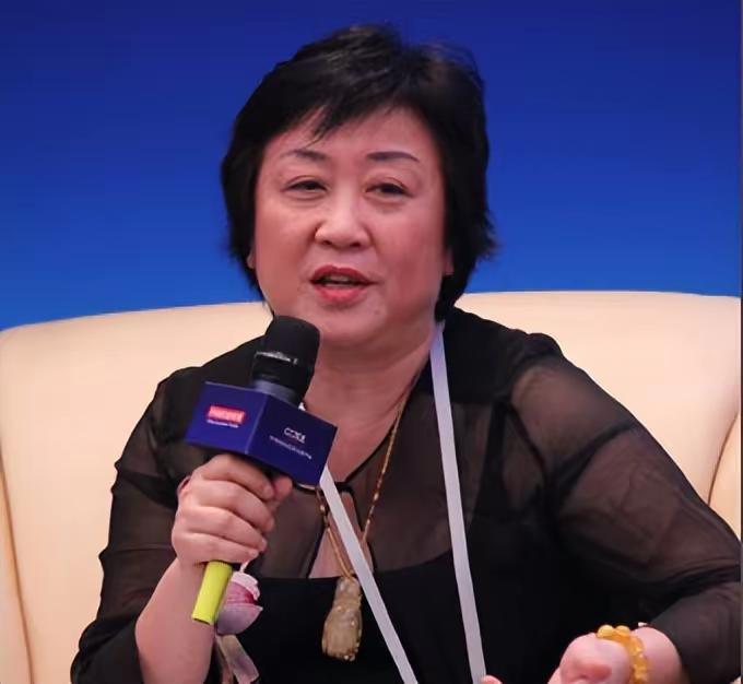 卷走900亿的案件，终于立案了！牛嘉林，美籍华人，20年前回国，用伪造的金融