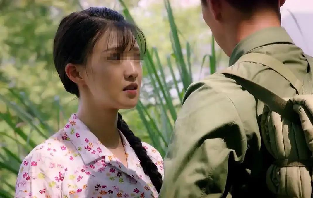 著名作家梁晓声的小姨20多岁时，未婚怀孕，誓死不说孩子的父亲是谁，最后被开除，生