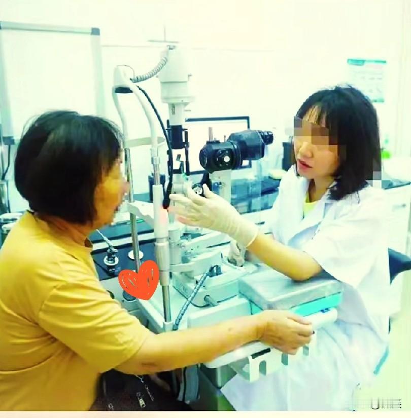 前几天闹的沸沸扬扬的曾主任不再坐诊，不再挂号，行政牌也交了。手术还是在进行的