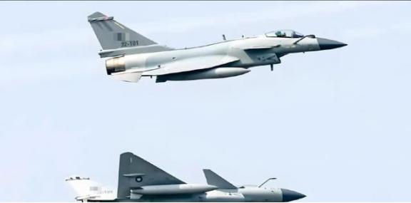 一旦歼10CE降落在平壤，下一秒，美军的F-35、萨德雷达和日本的出云号航母，就