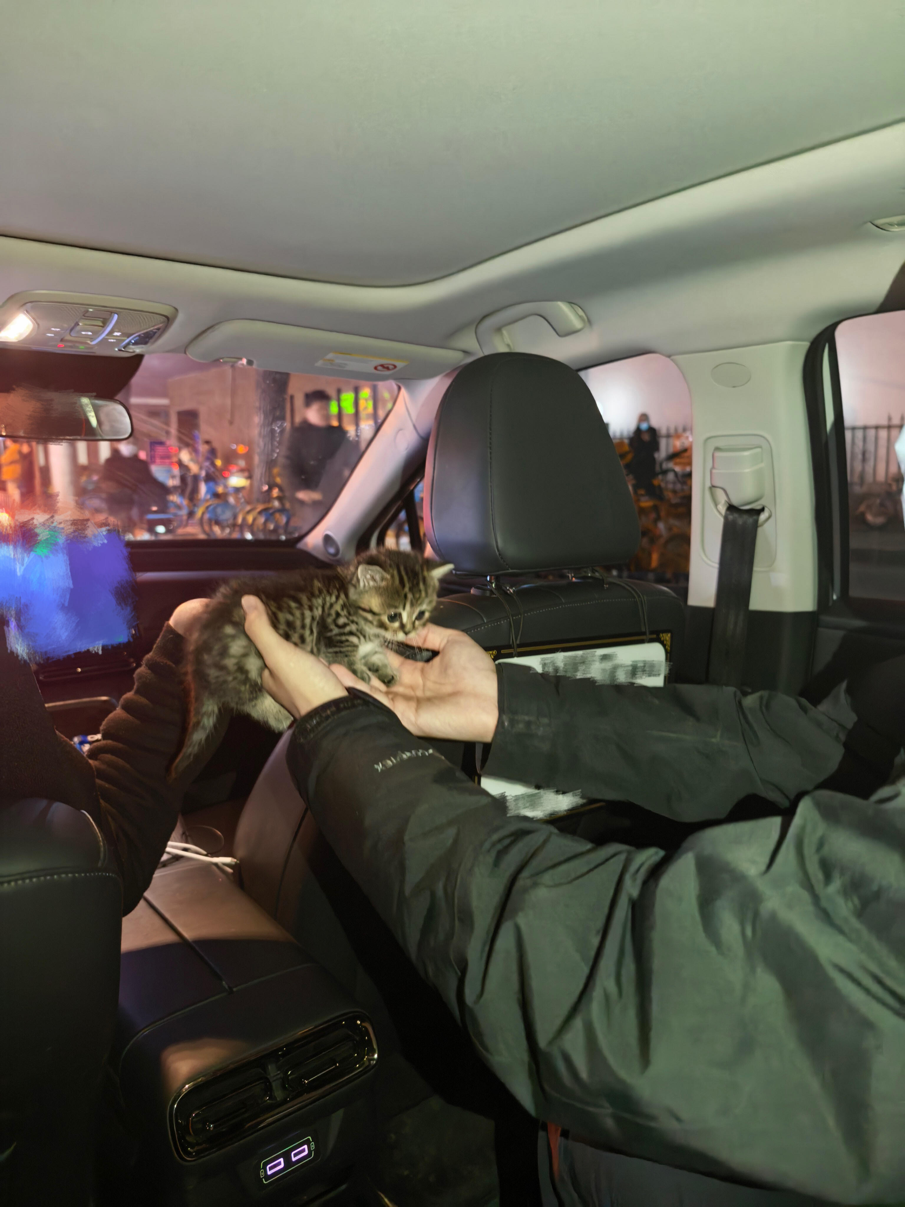 司机突然说“还有一个小时！！！”