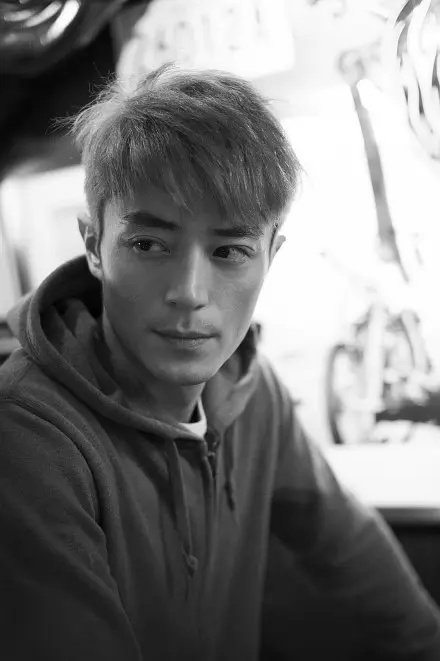 早期的霍建华确实很帅！