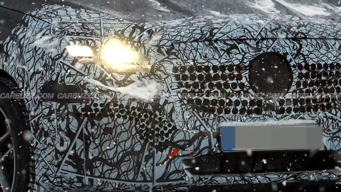 12月30日消息，海外媒体拍摄到了一组极寒测试阶段的梅赛德斯-AMG