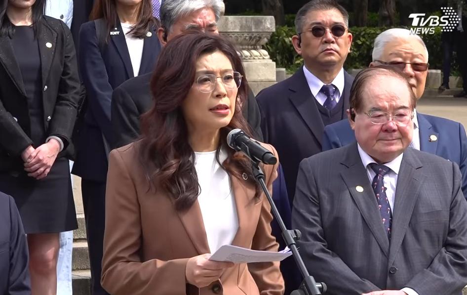 郑丽文和龙应台都谈和平，龙应台为啥就更让人反感！？郑丽文和龙应台的“和平论
