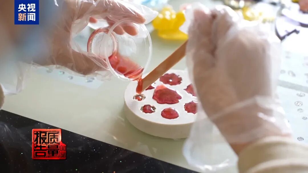 快扔掉! 甲醛含量高出上限一倍多, 戴防毒面具也不行