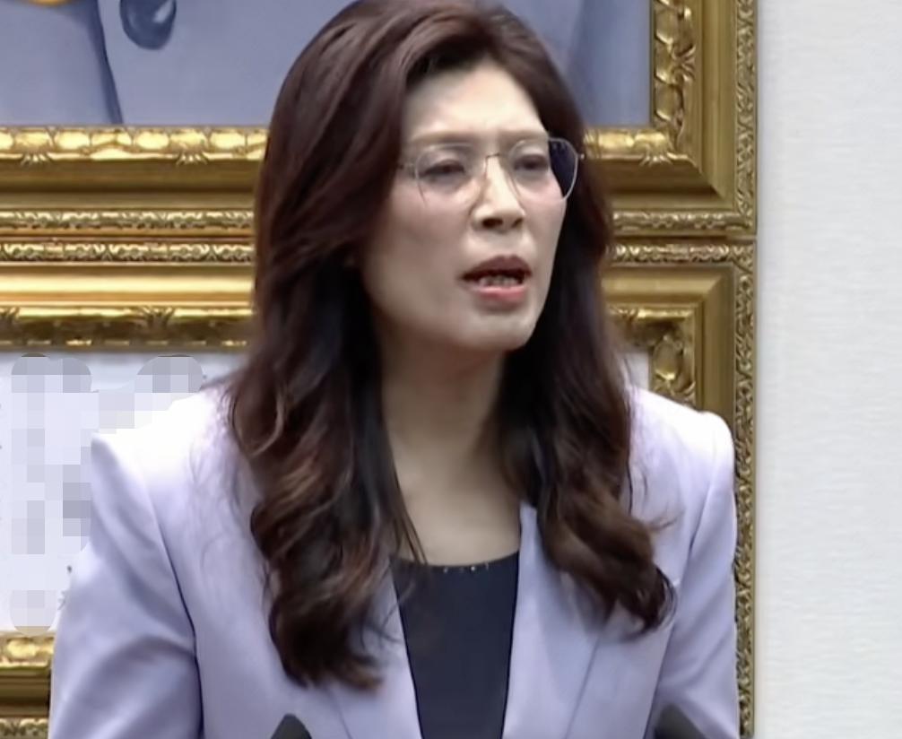 据台湾省媒体报道，郑丽文一行4月7日（今天）13:30分左右飞抵上海。《自由