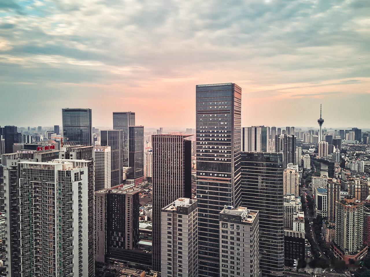 楼市的风向彻底变了！8月28日，住建部、自然资源部、金融监管总局三部门联合发