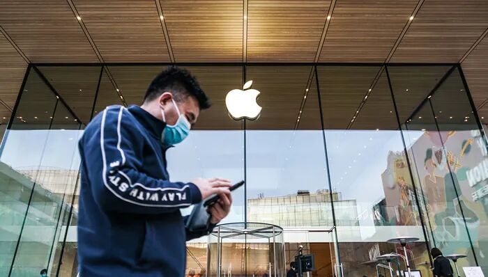 iPhone Duo屏幕故障或因铰链, 富士康员工回应