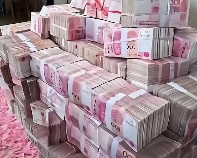 什么叫洗钱？简单的举个例子：你买彩票中了500万，扣除20%个税，实际到手400