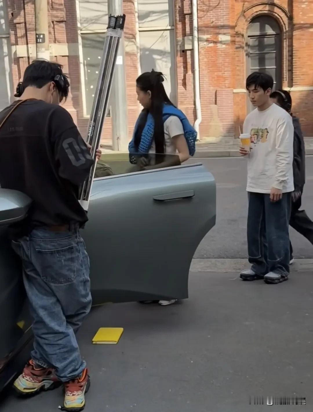 小沈阳夫妻俩把女儿带入娱乐圈，感觉沈佳润这是一步一步把路人缘给接稳了。沈佳润现