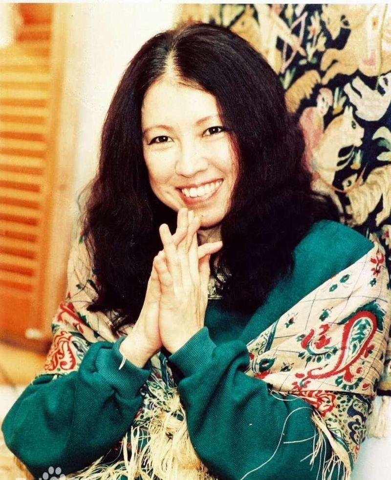 1991年，48岁的三毛因子宫内膜肥厚，住进了台湾荣民总医院。手术的第二天，1月