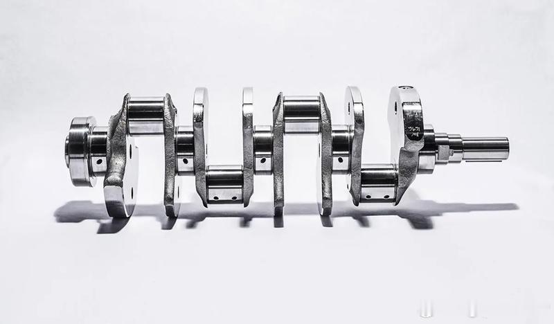 140年前发明汽车，140年后发明“新”V8？和新款（还是新一代？）奔驰S级一同