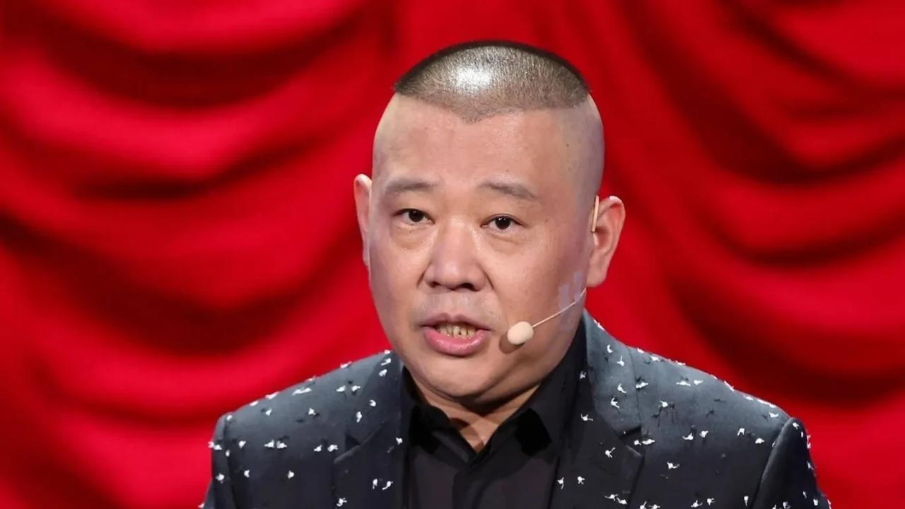 杨议想靠郭德纲提升直播间人气杨议直播间人数断崖式下跌，从3000多掉到1