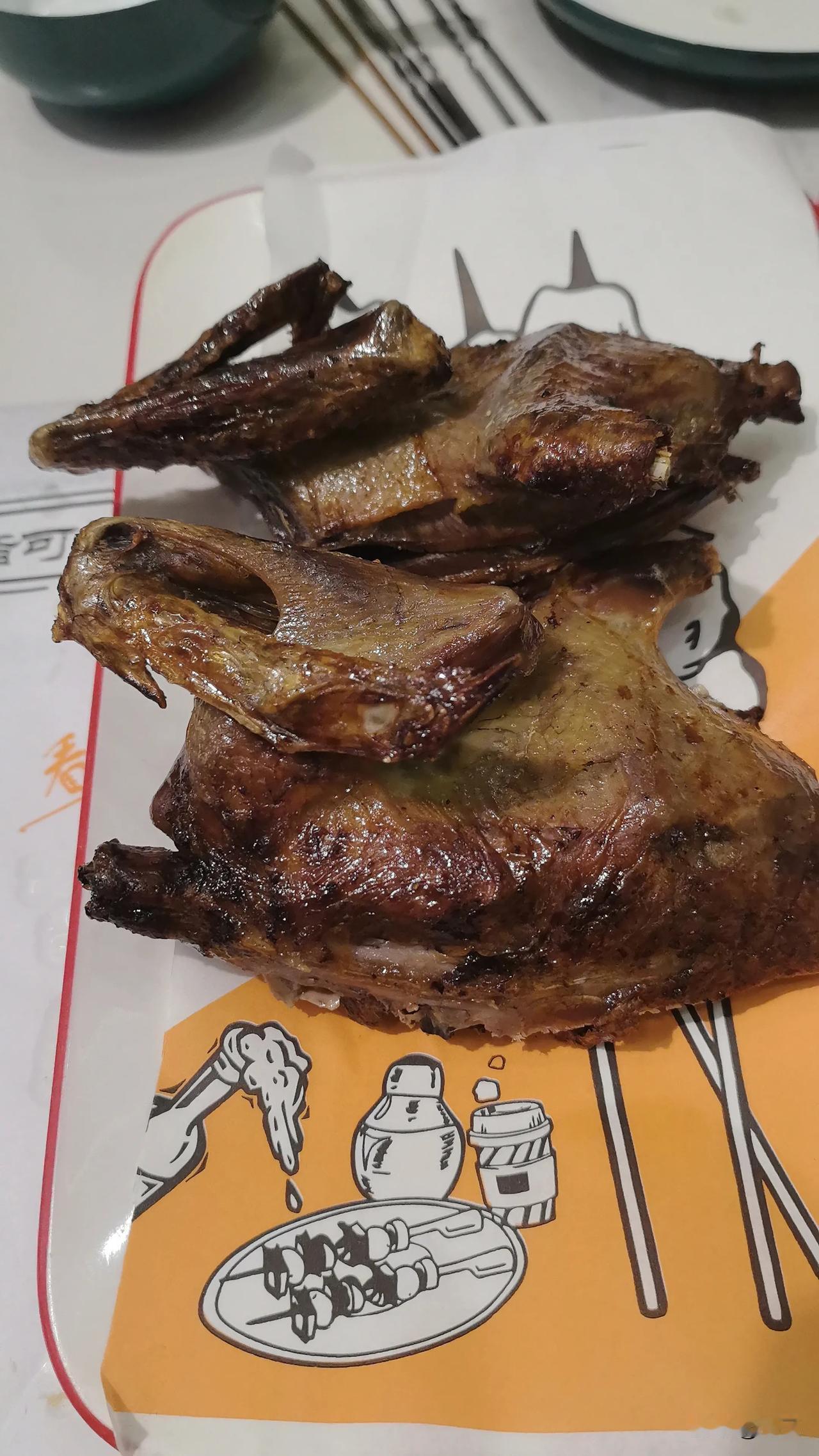 小区楼下的餐饮店何去何从？我朋友今天给我打电话，说他的小店干不下去了，他是租别