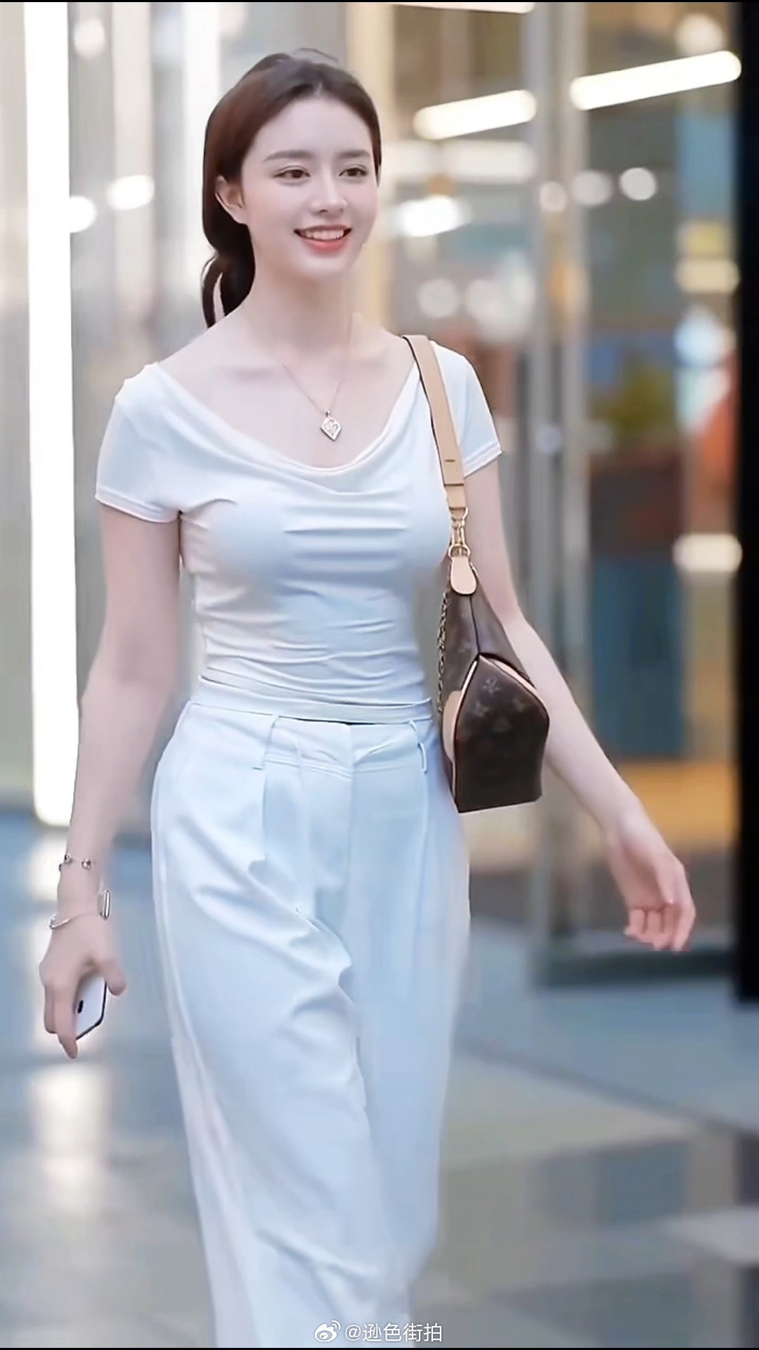 【成都街拍】你爱上哪个小姐姐？丨摄影拍照每日穿搭