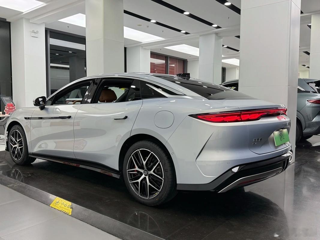 比亚迪王朝网汉、唐系列或将调整命名规则，推出“汉9系”“唐9系”，让产