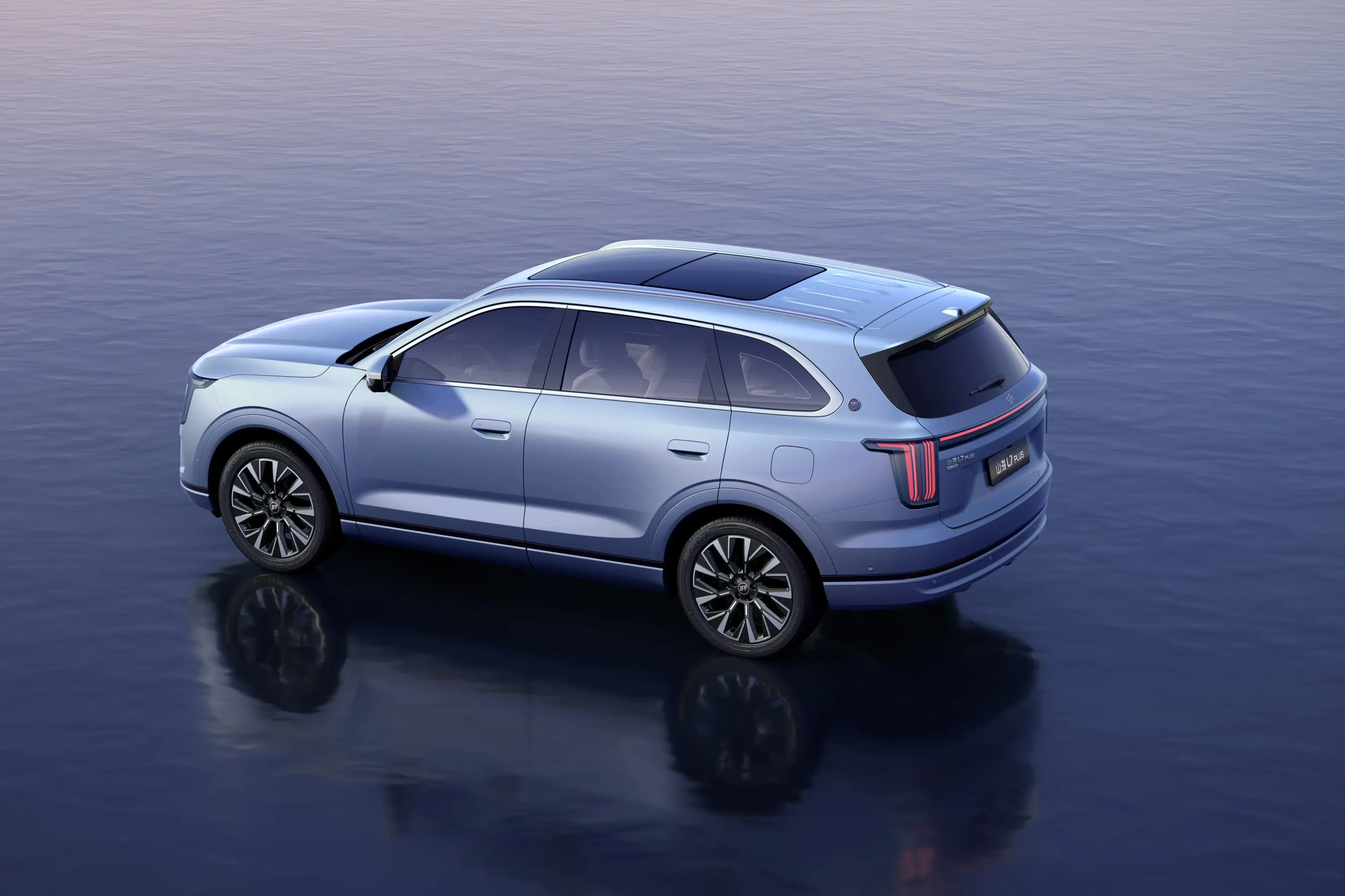 捷途山海L7PLUS日常开着很舒服😌，纯电模式市区代步安静又省心，混动模式跑