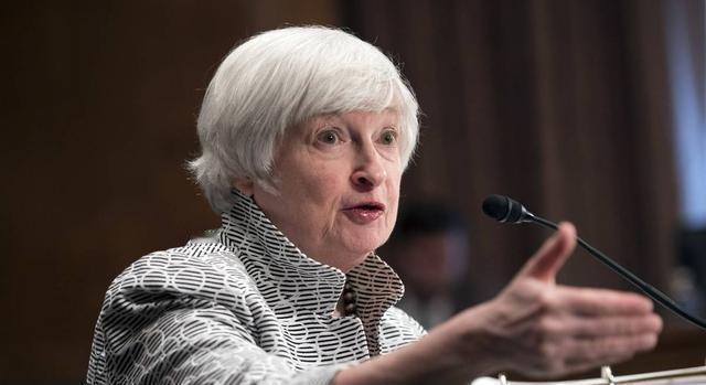 昨晚和圈里几个朋友闲聊，我压低声音说了句让人有点发凉的话：美国财长耶伦去中国访问