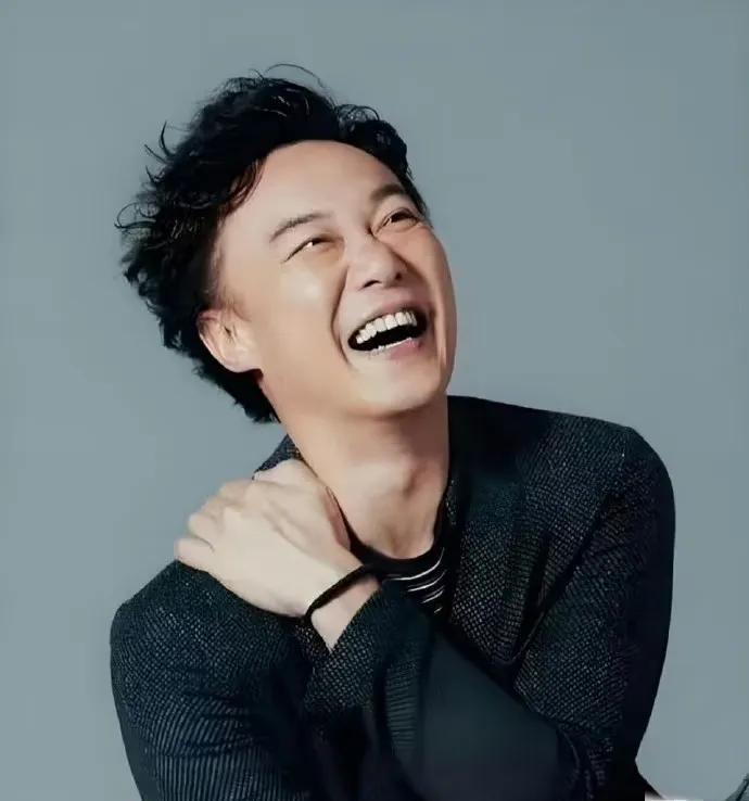 一觉醒来，喜欢陈奕迅和不喜欢陈奕迅的都沉默了！不是因为陈奕迅演唱会暂停了，而