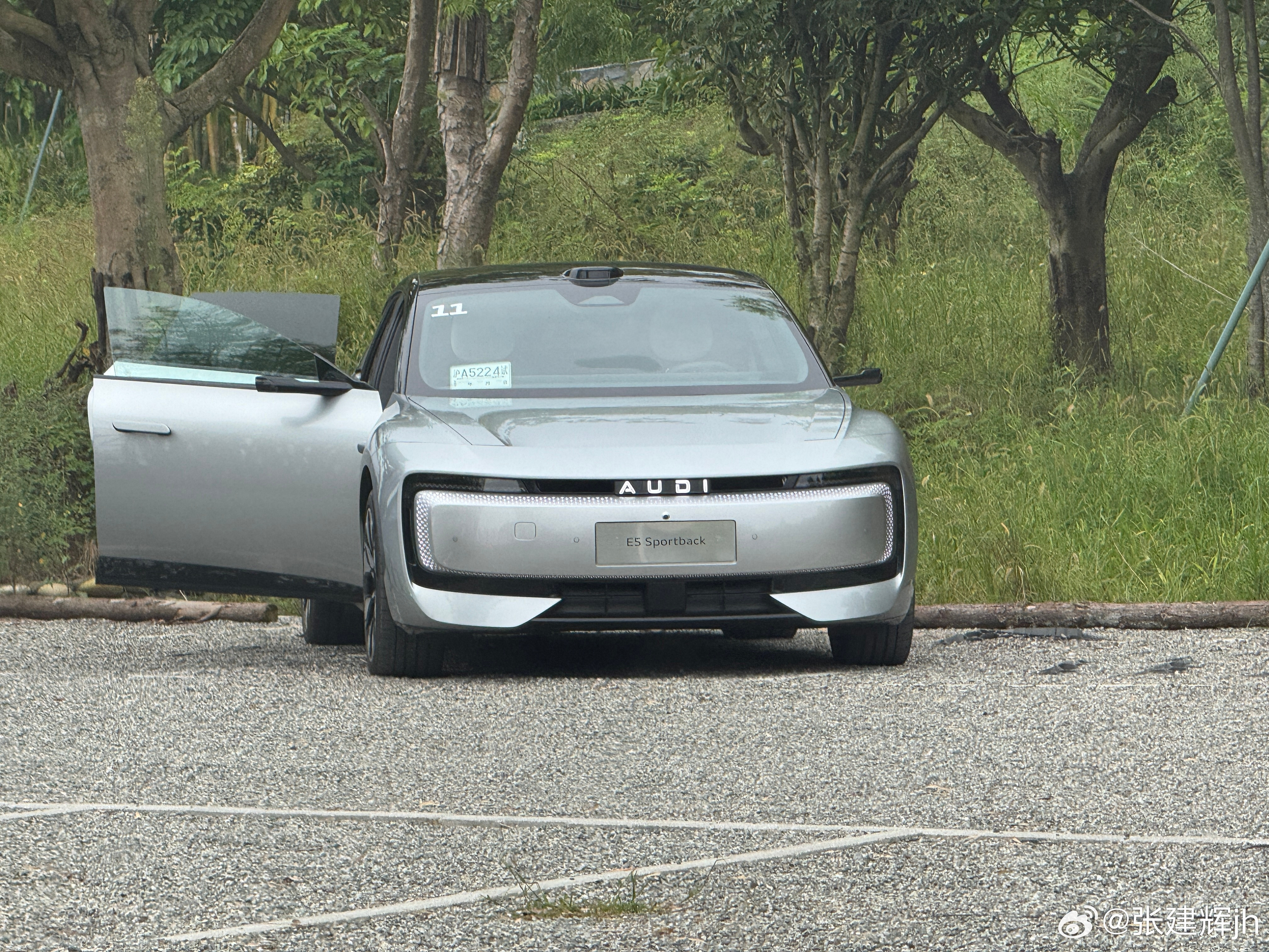 第一台带quattro的智能电动车在成都刚好偶遇了奥迪E5Sportback