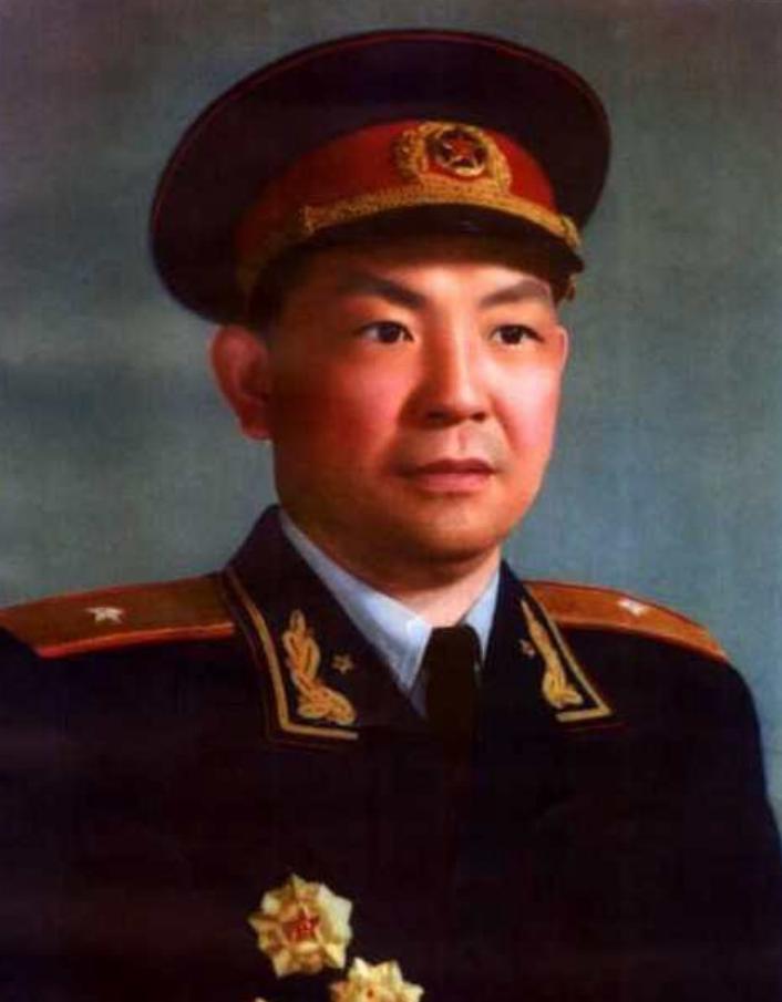 1955年，授衔结果出来后，5位开国上将、3位开国中将联名找到了罗荣桓，说：“谭