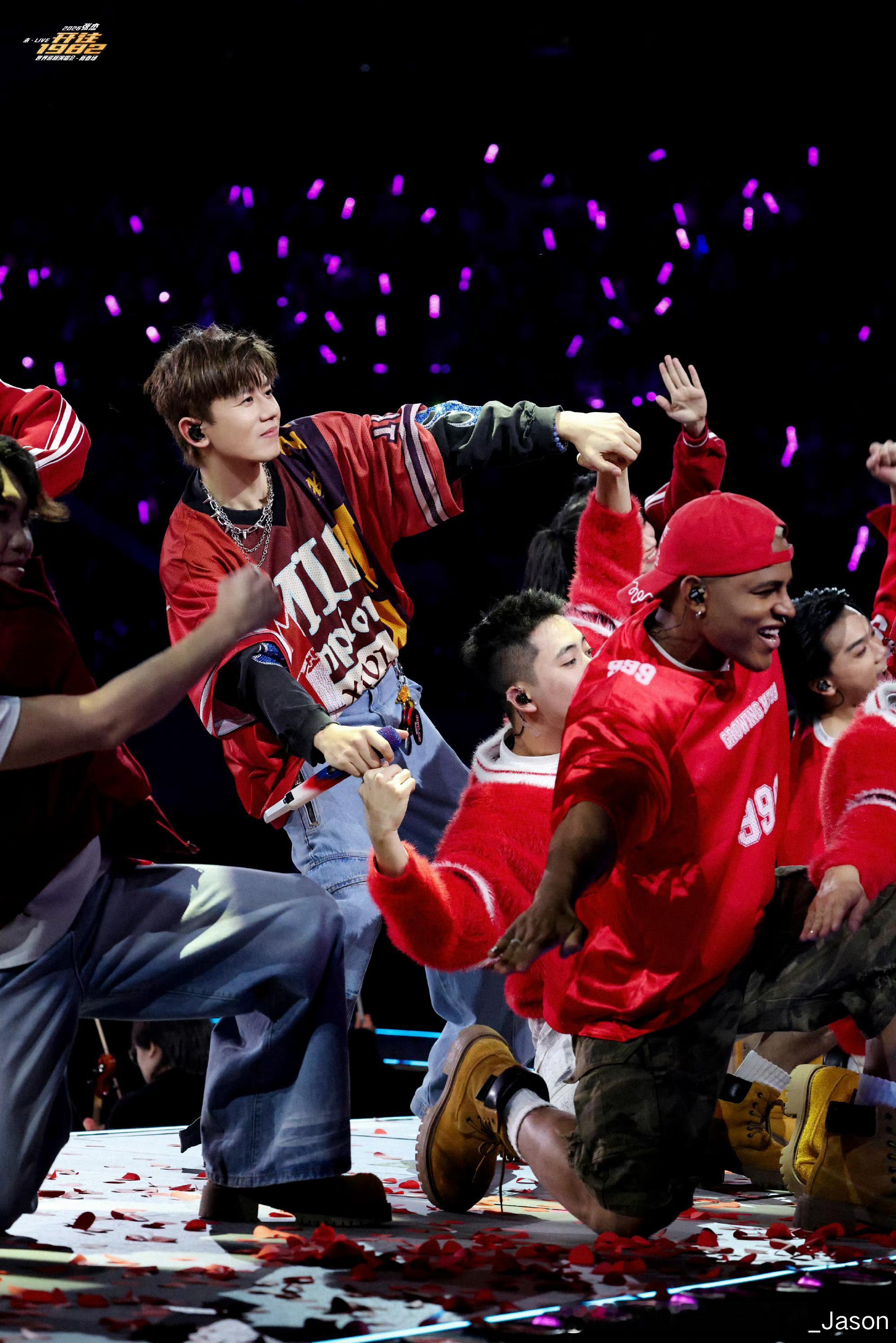 去年是成熟男人今年是黄毛小子