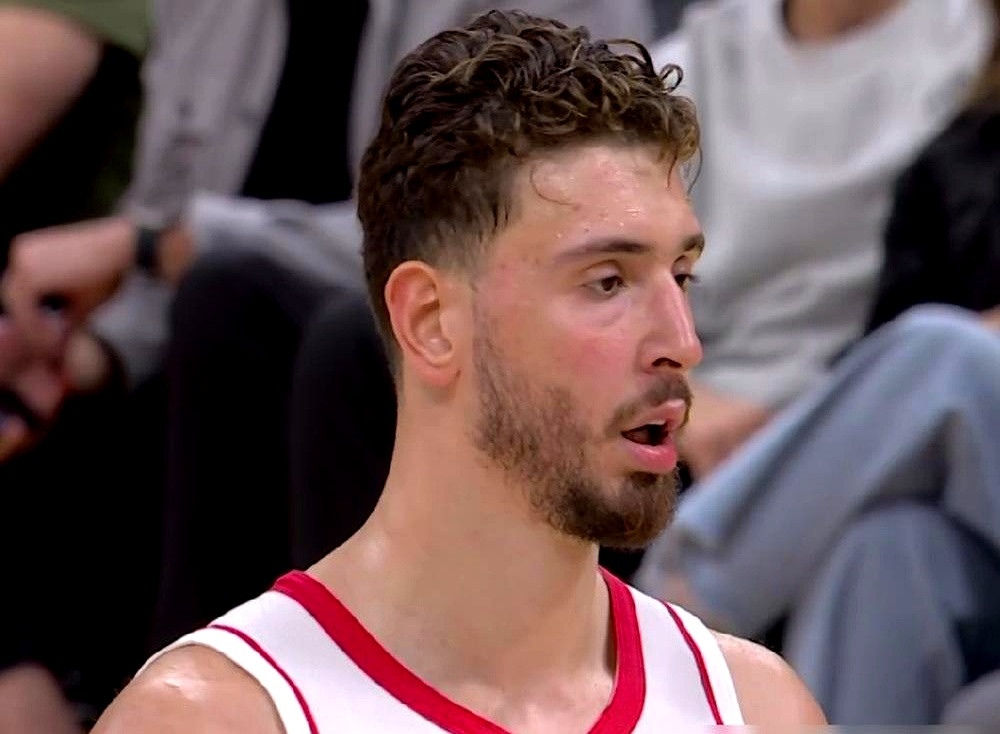 乌度卡这教练，真的有点东西。火箭打湖人，赛后发布会直接点名申京...