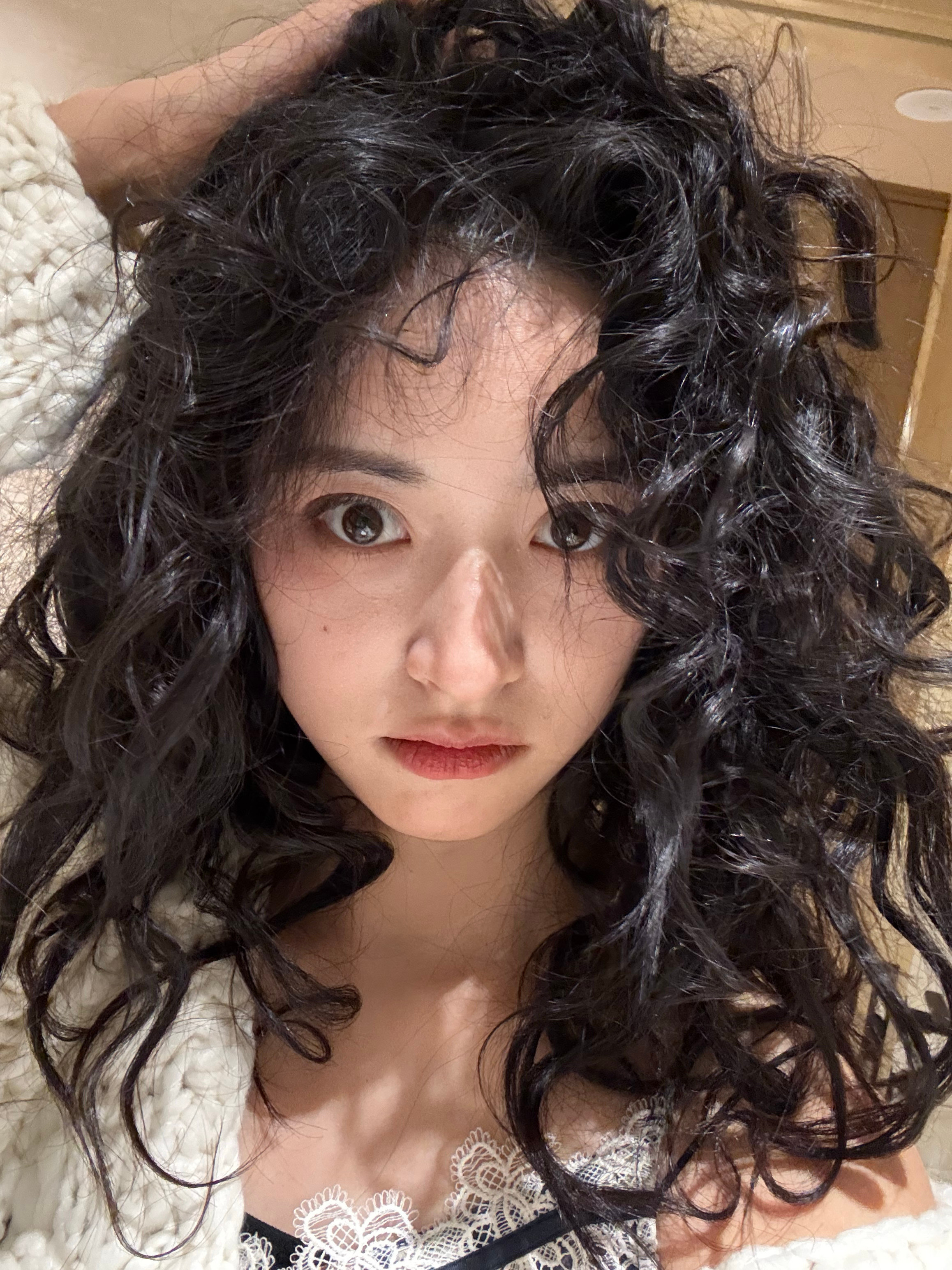 沈月大早上就看到此等萌物（这身好美内搭细节方不方便展示一下🤤