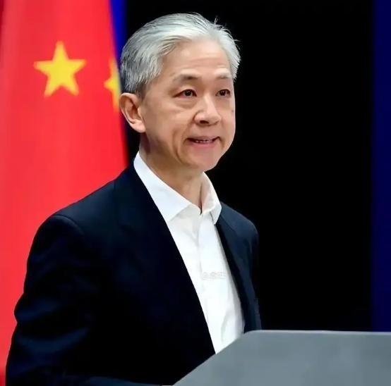 中方再次发出警告，呼吁在日本的中国人尽快回国。原来现在的日本出现了撞人族，看似是