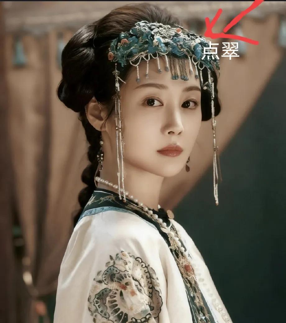 这会，央8因为大生意人赢麻了。且，李纯在剧里每一个造型都很美，这收视真是蹭蹭往