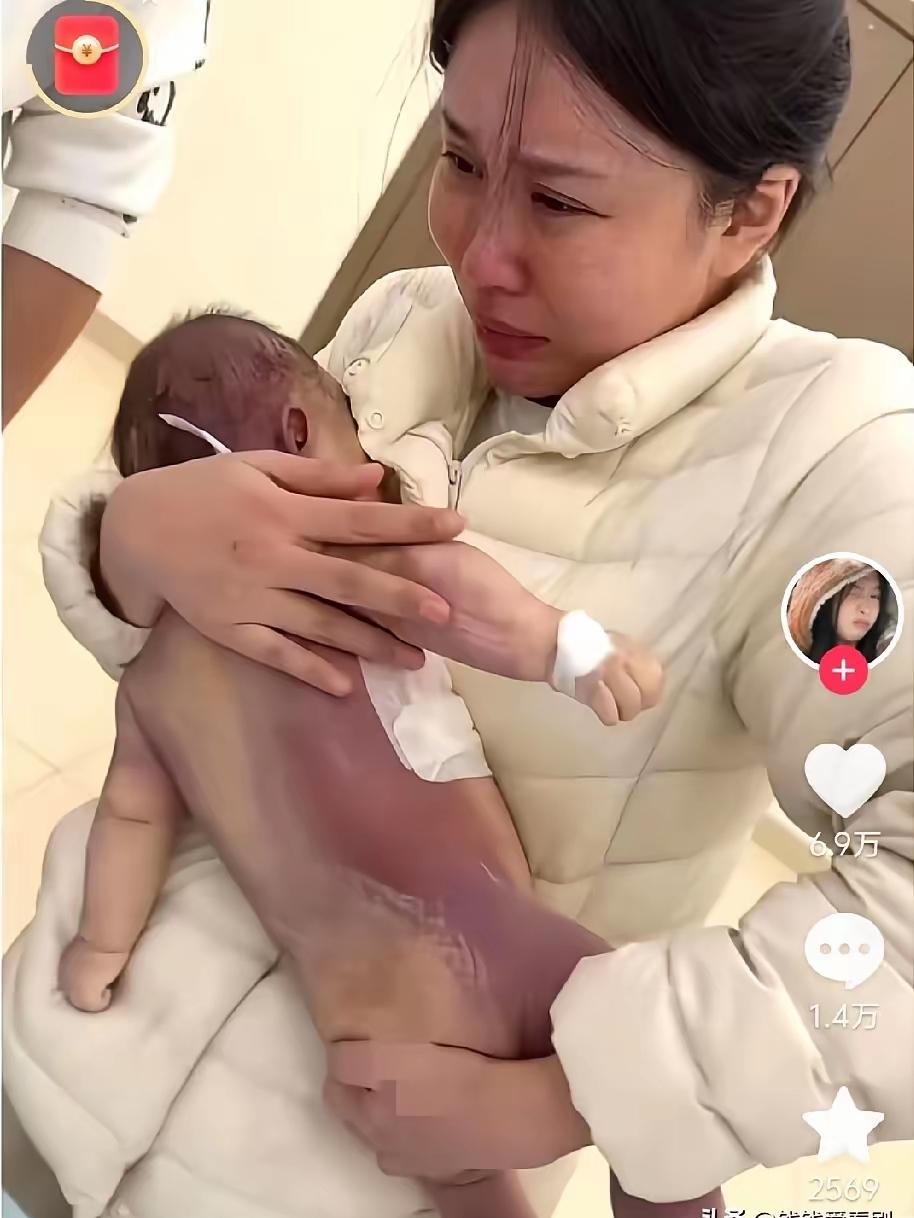 小洛熙短短的生命最后一程是在宁波妇儿医院手术室里走完的。一台预计2—3小时的微