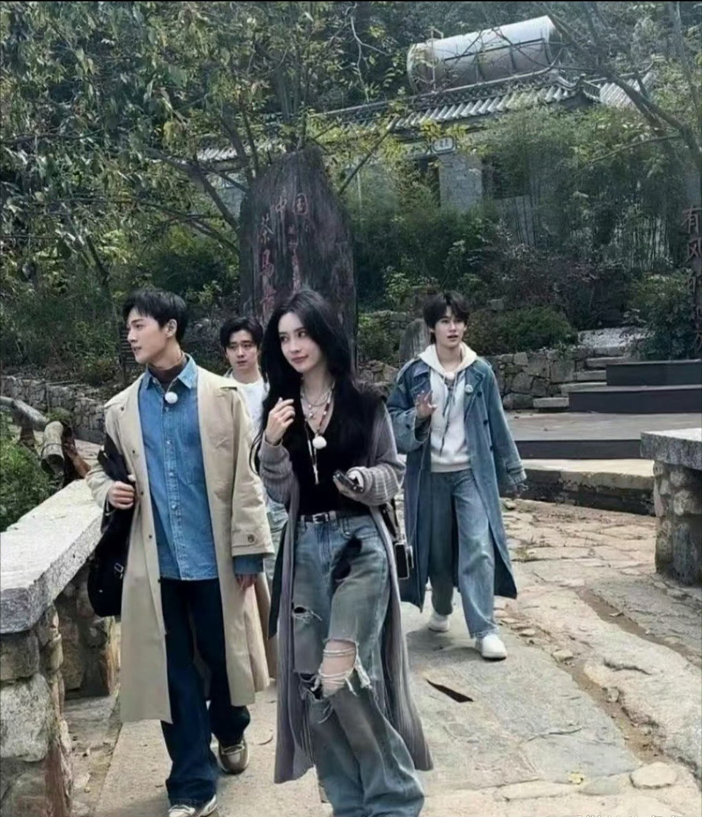 孟子义多高啊我的妈，这身材，路拍都这么顶……​​​