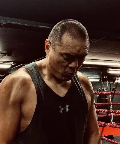 无人可打，张志磊陷入寻找对手的麻烦！泰森·富里只是开玩笑，名气差距太大，帕克12
