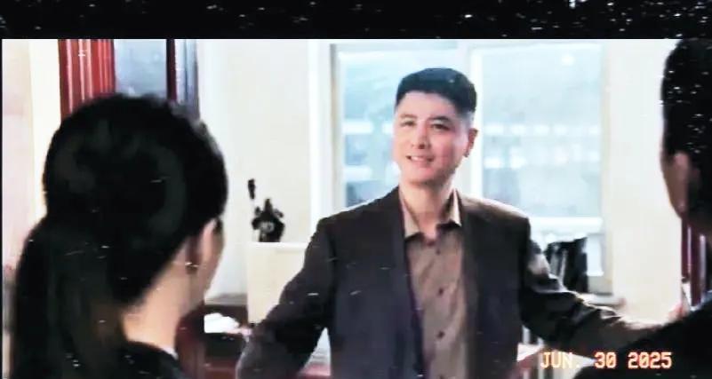 8.《以法之名》。三年前的一天，王彧被天龙公司的陈胜龙叫到他的天龙大厦里，问他：