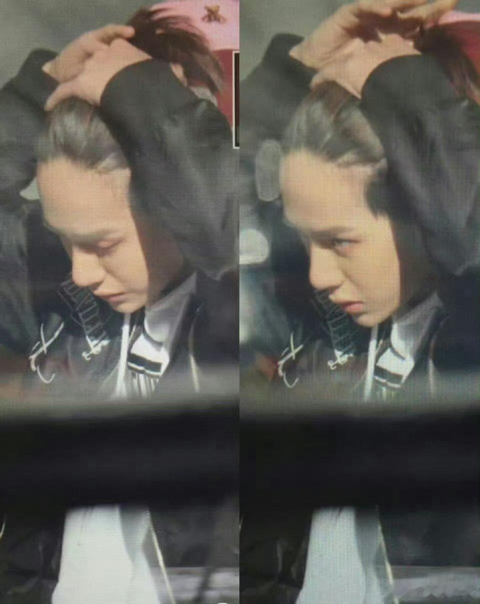 头发挺多的​​​