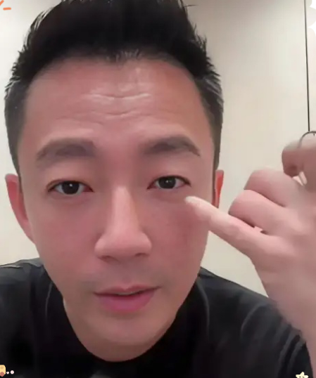 汪小菲直播又哭了，这次不是哭自己，更不是哭大S。这次哭的竟然是自己的女儿。