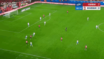 带伤替补出阵，上演帽子戏法，帮蓉城稳坐头把交椅，费利佩，真牛逼。值得一提的是