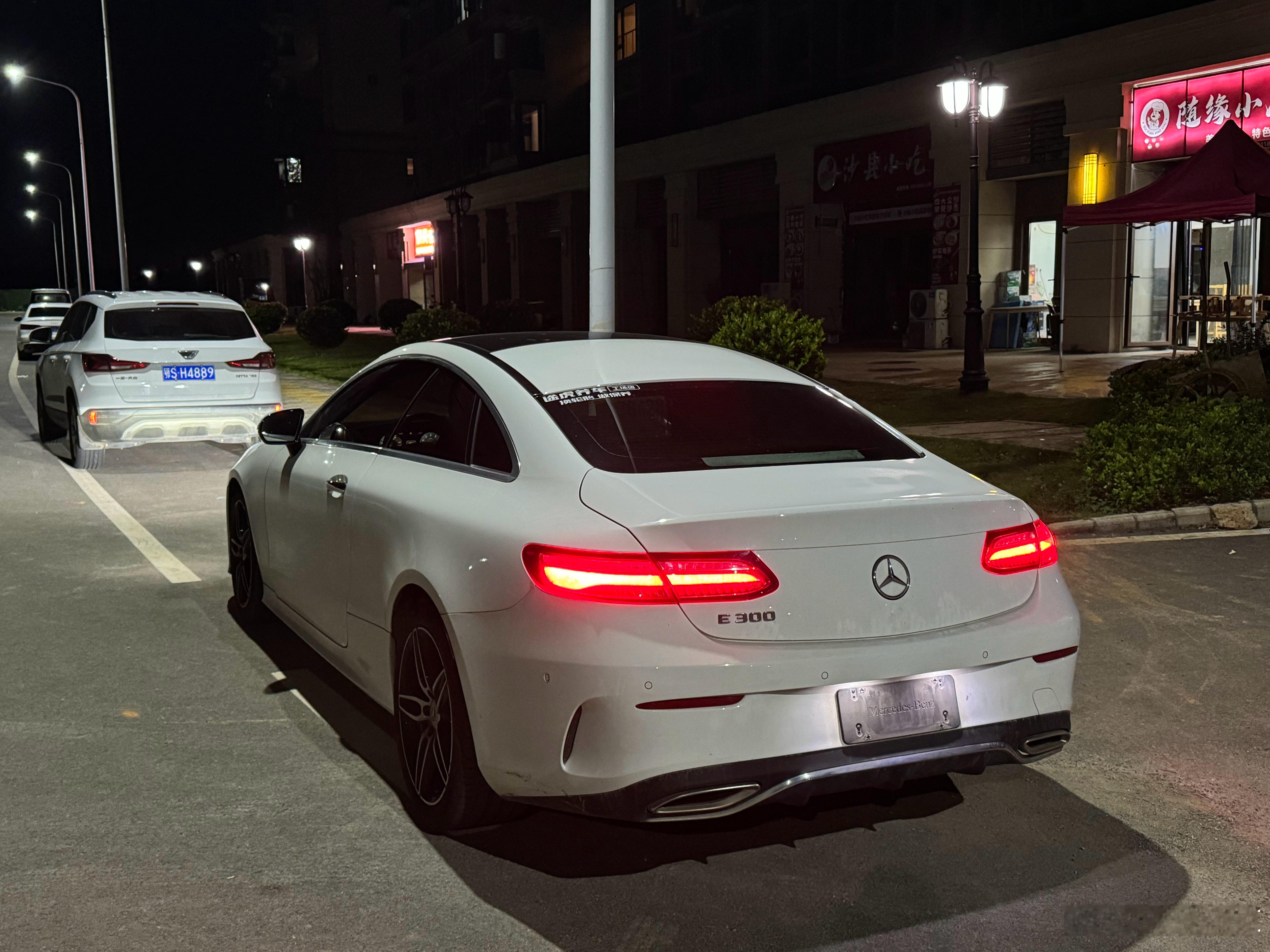 奔驰E轿跑已售最后一次开还不错我发现有个通病就是车窗玻璃异响不过二手车真合适