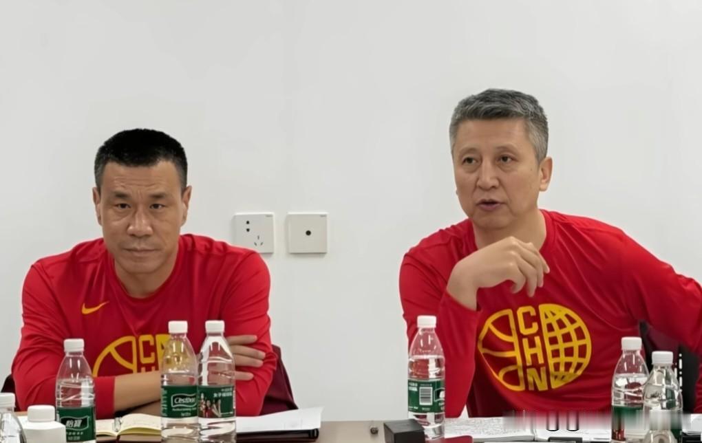 中日男篮对决！赛前郭士强指导:开动员大会:据北京媒体人透露:今天早上中国男篮