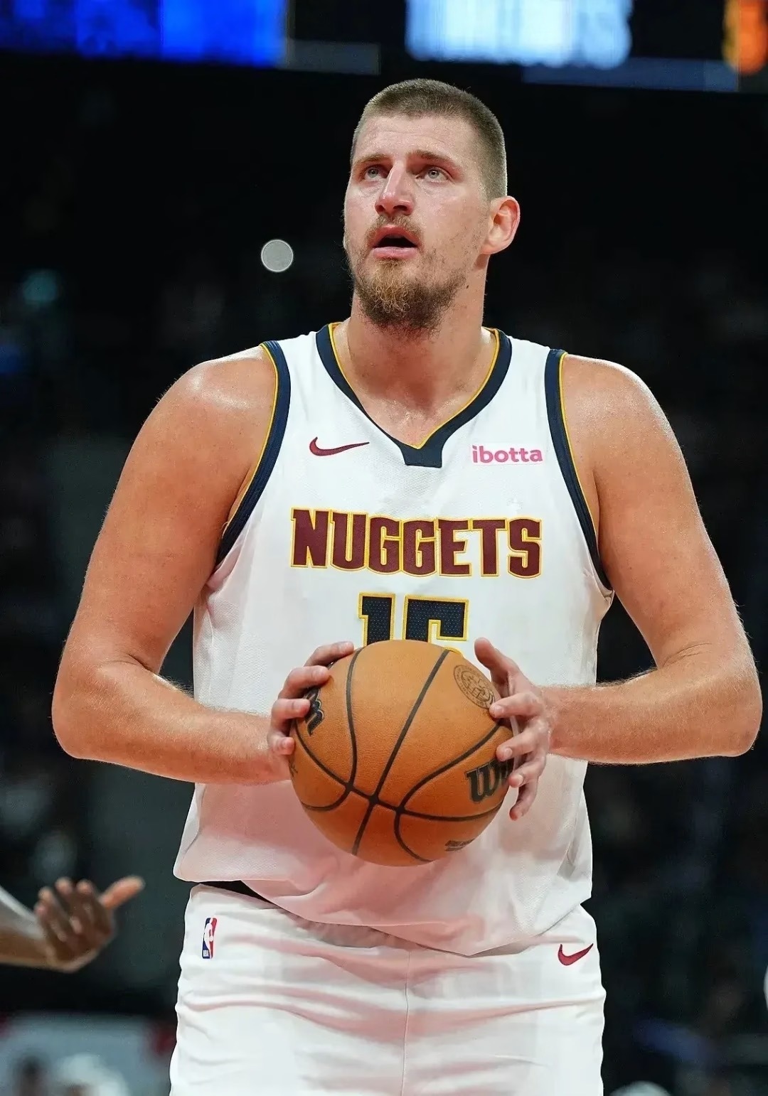 nba约基奇的MVP赛季的带队成绩：20-21赛季：47胜25负，西部第3，联盟