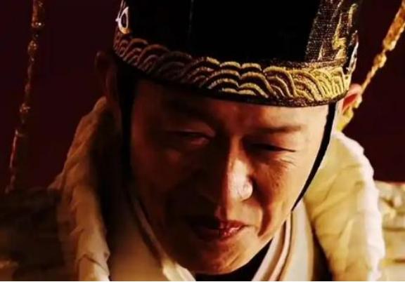 为什么杀了魏忠贤不久，大明朝就垮了？很简单的道理。给魏忠贤一百万军费，他会吞掉四