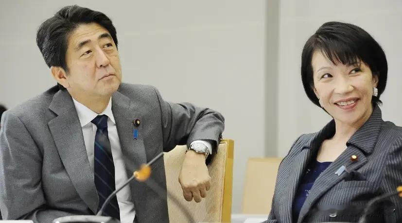 美国《华尔街日报》爆出一份关键证据，显示特朗普跟日本首相高市早苗通电话，特意提醒