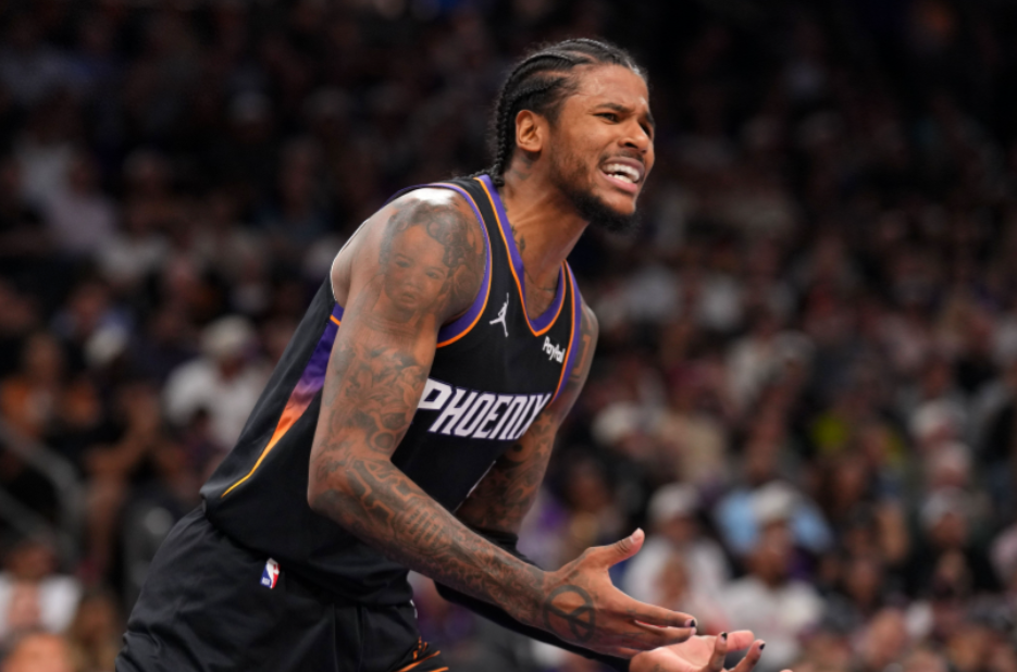 格林的比赛到底是简单还是难啊20分钟轻轻松松30+，上次36分也是0罚球，真