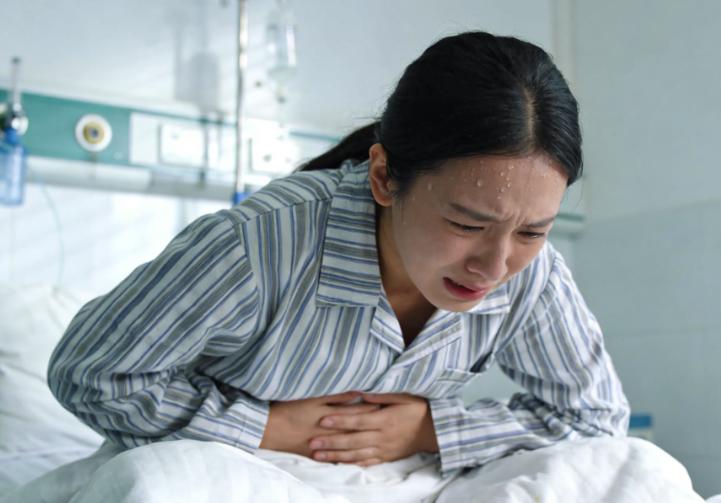 肚子痛得像岔了气，饭也吃不下去，拖到最后竟查出肠穿孔很多人一肚子痛，第一反应