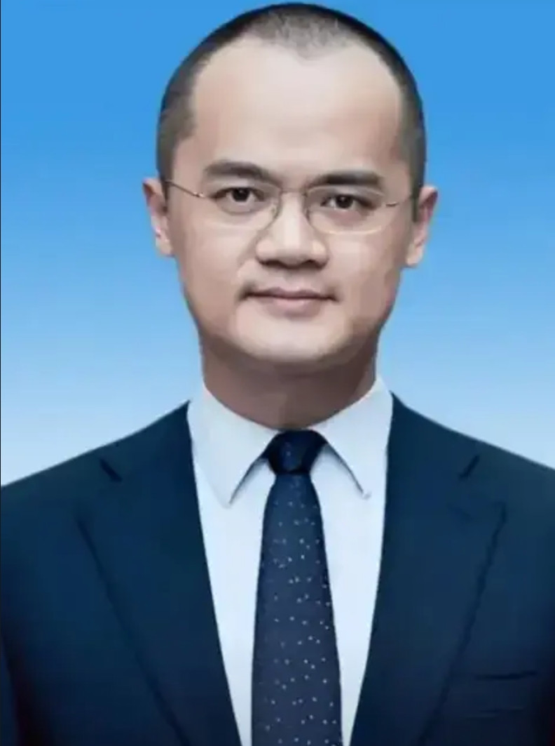 美团员工外包模式已成为其核心用工策略，尤其在骑手群体中规模庞大且争议频发。美