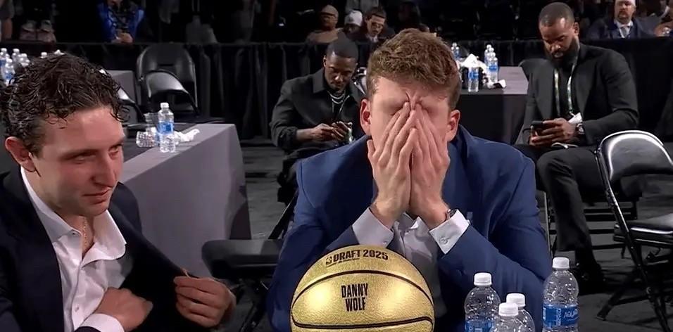 NBA高管都在拿篮网选秀当乐子看，今年篮网这操作确实够“任性”首轮8号签选了个